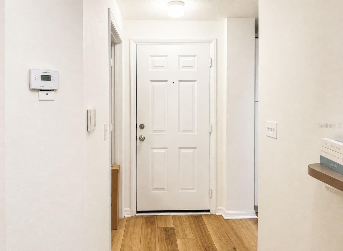 5572 METROWEST BLVD — photo 4 of 19