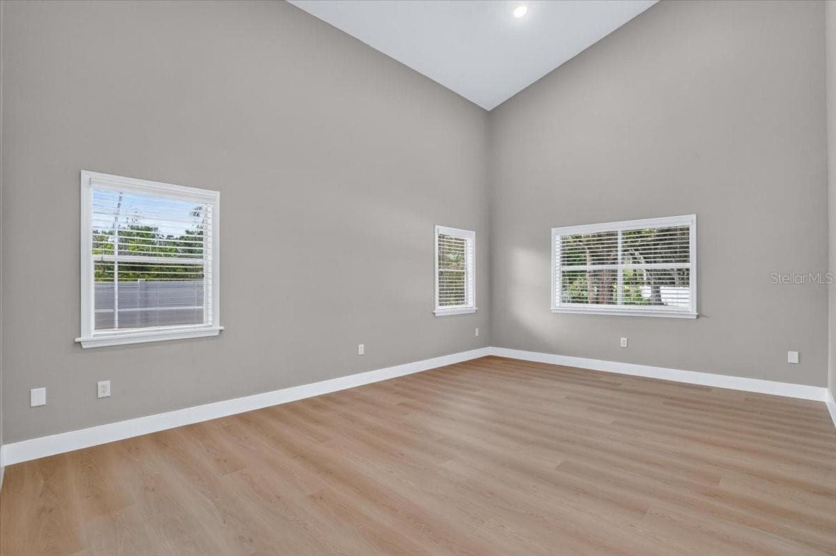 905 JOHN HUNTER COURT — photo 13 of 33