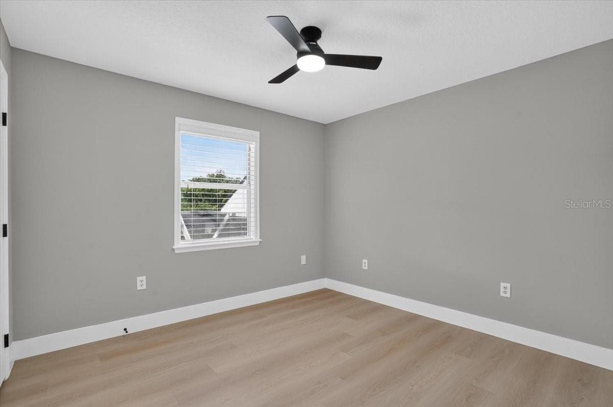 905 JOHN HUNTER COURT — photo 22 of 33