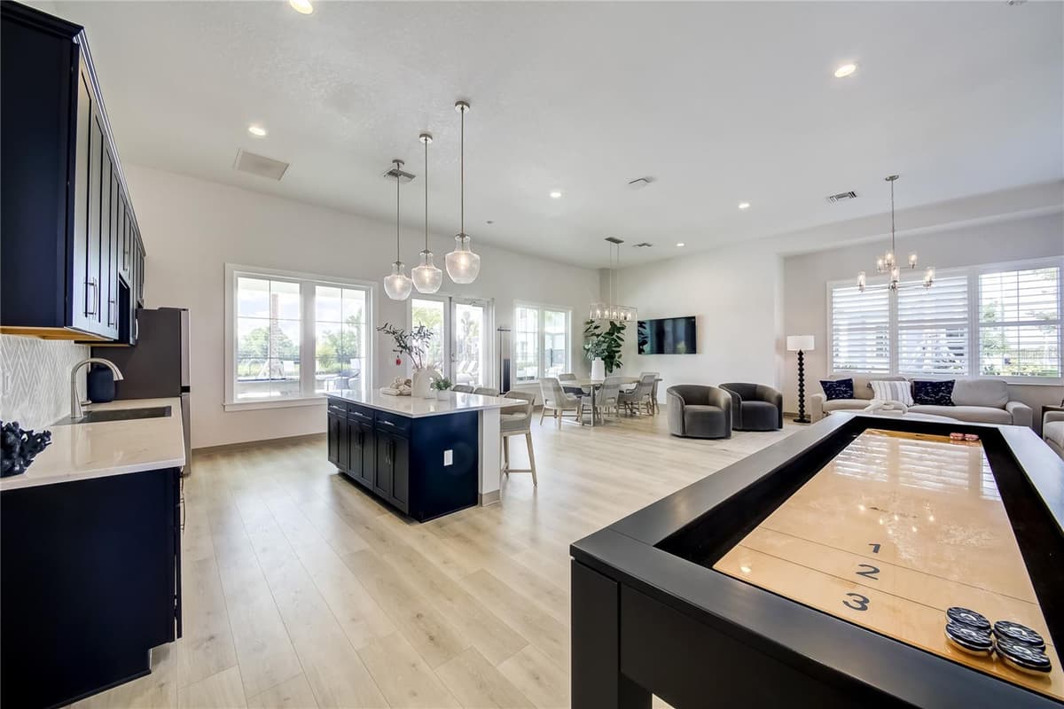 140 THORNE LANE — photo 4 of 5