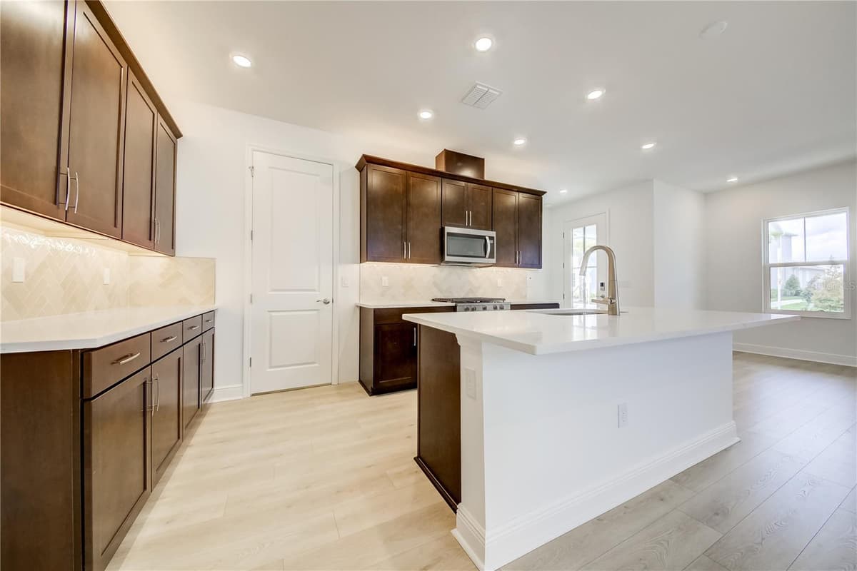 9131 WALCOTT LANE — photo 16 of 47