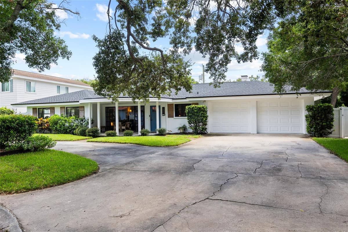 1821 OAK LAKE DRIVE — photo 6 of 57