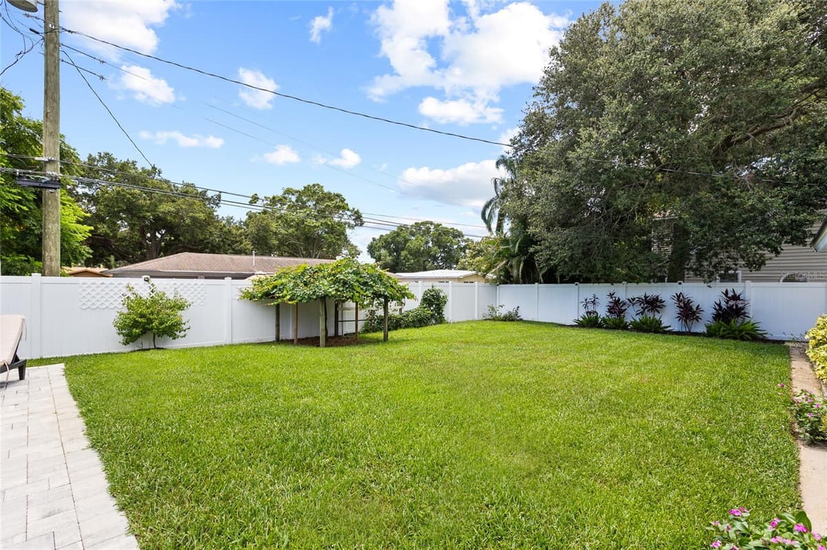 1821 OAK LAKE DRIVE — photo 53 of 57