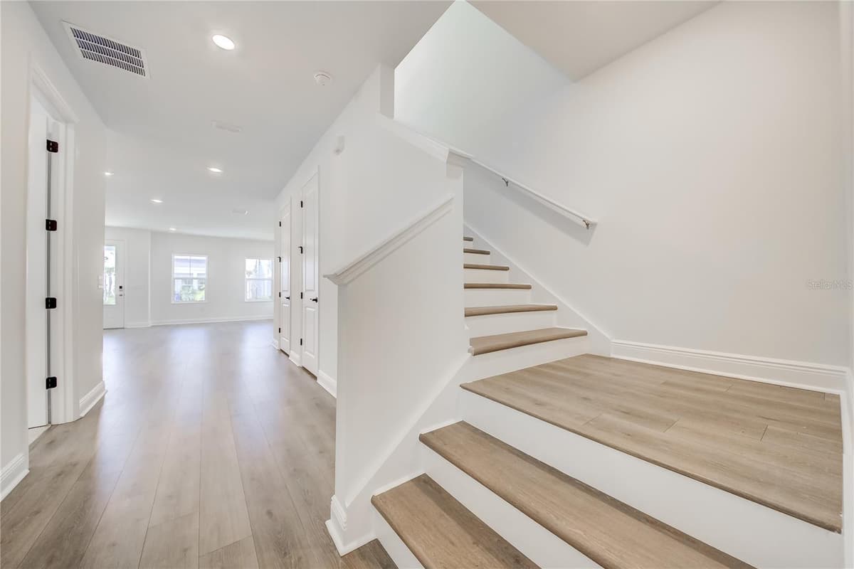 9116 WALCOTT LANE — photo 35 of 49