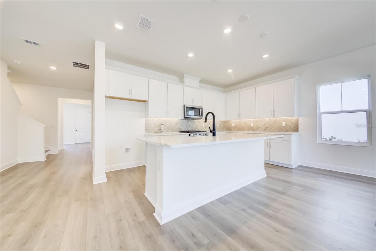 9116 WALCOTT LANE — photo 12 of 49