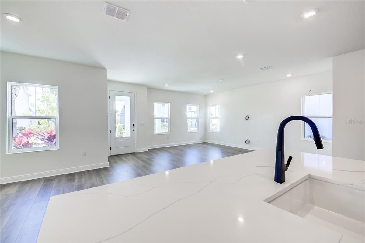 9116 WALCOTT LANE — photo 21 of 49