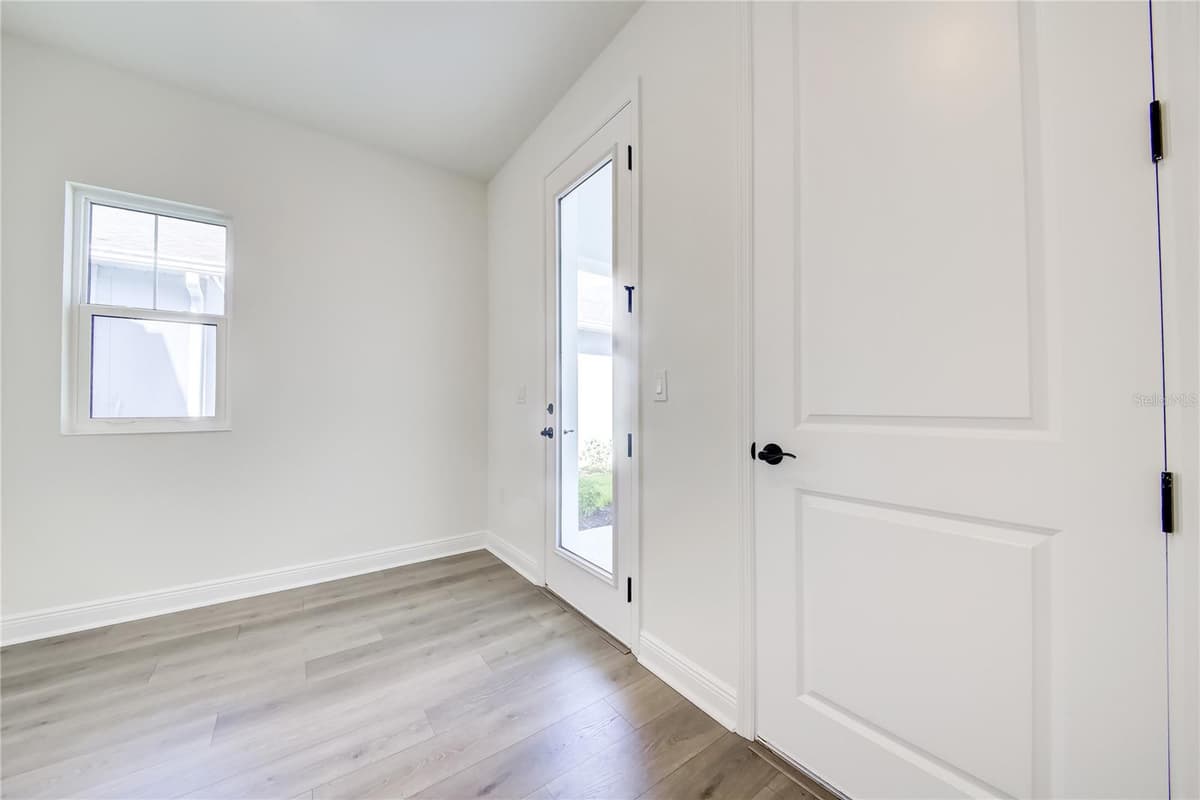 9116 WALCOTT LANE — photo 33 of 49