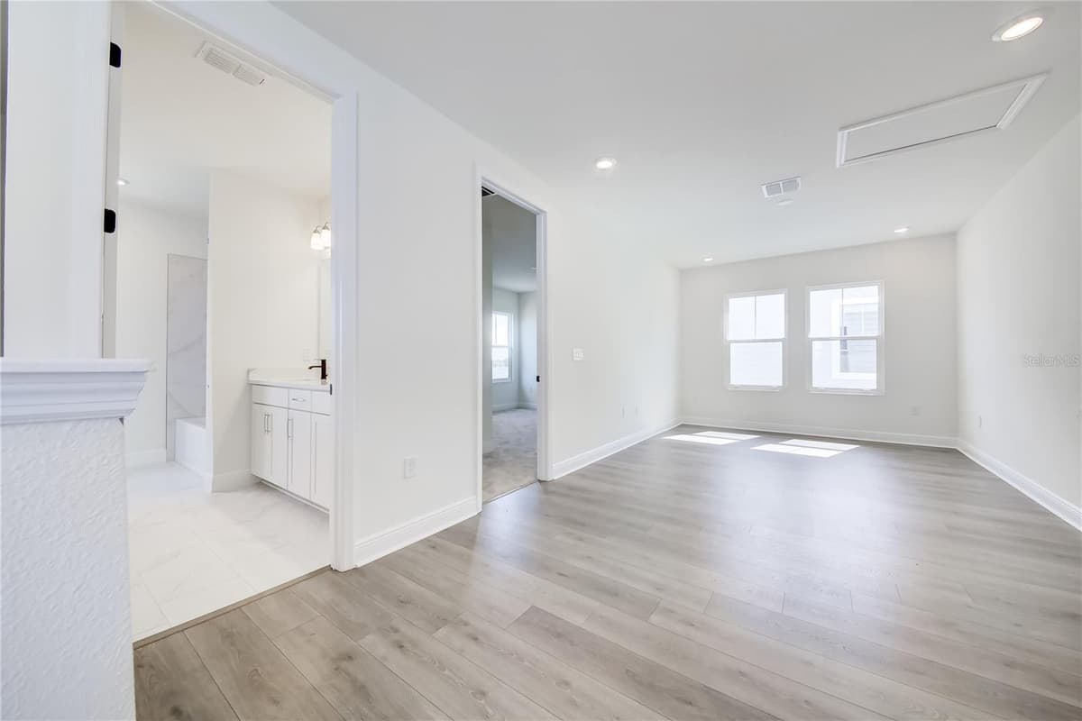 9116 WALCOTT LANE — photo 36 of 49