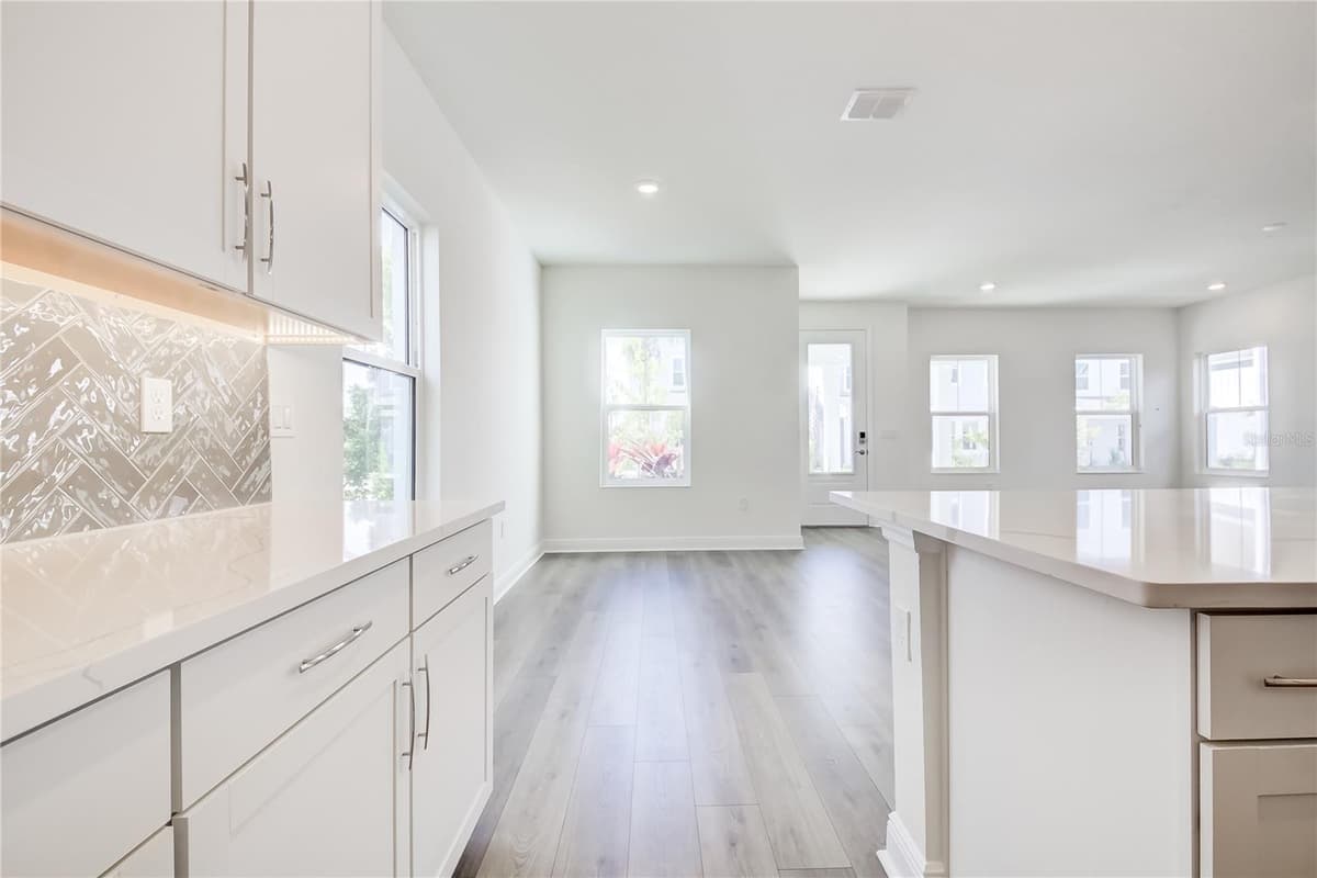 9116 WALCOTT LANE — photo 18 of 49