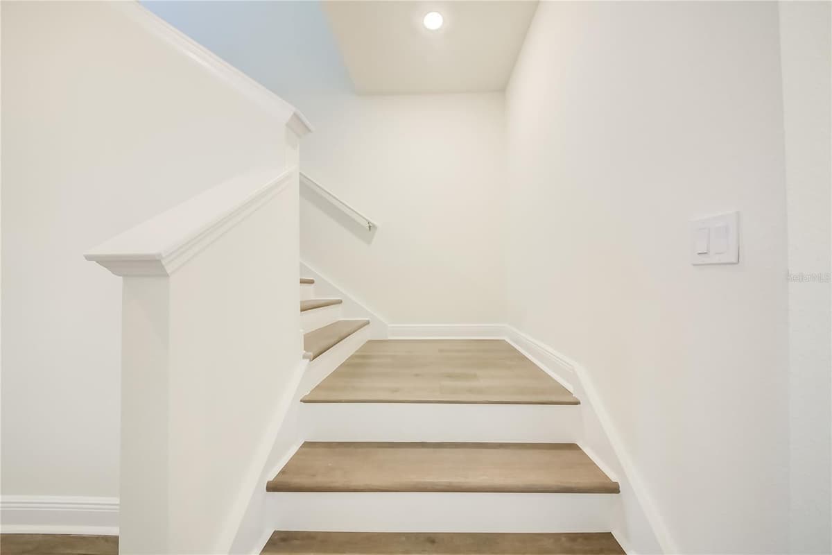 9116 WALCOTT LANE — photo 34 of 49