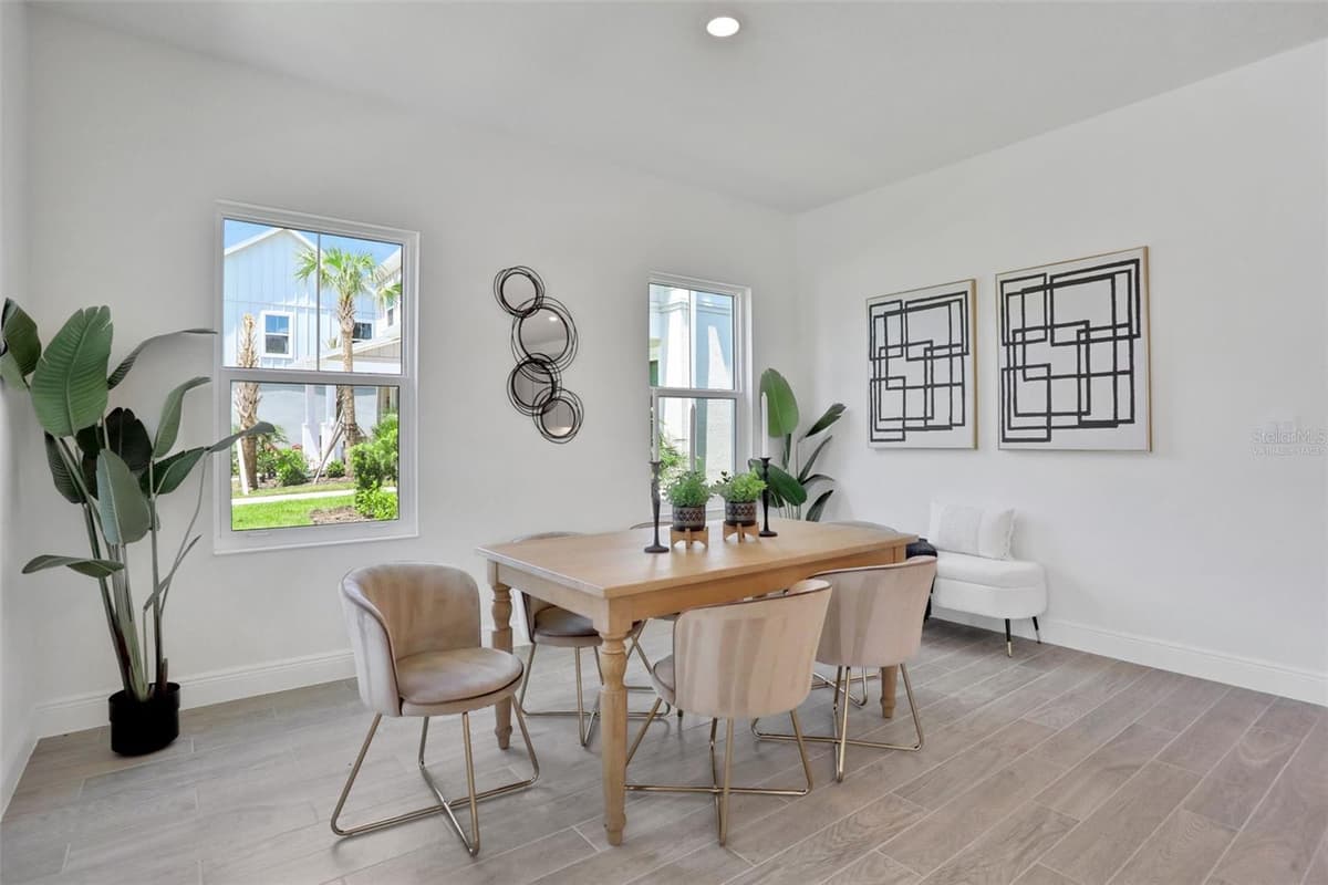 9124 WALCOTT LANE — photo 4 of 33