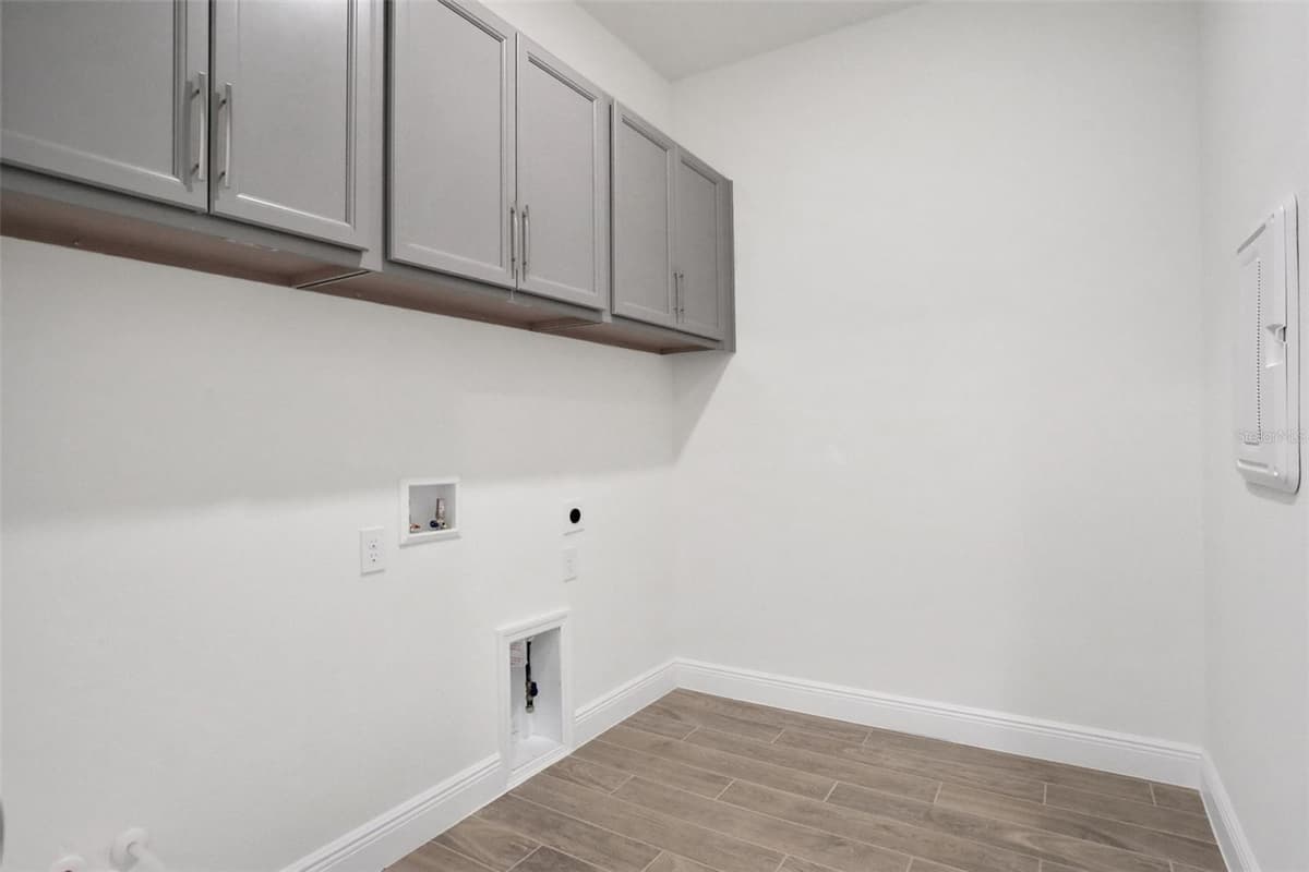 9124 WALCOTT LANE — photo 13 of 33