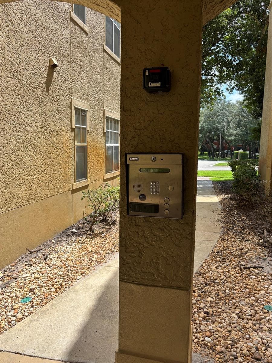 103 VISTA VERDI CIRCLE — photo 3 of 24