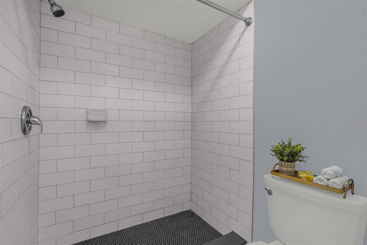 2807 SUNBRANCH DRIVE — photo 13 of 31