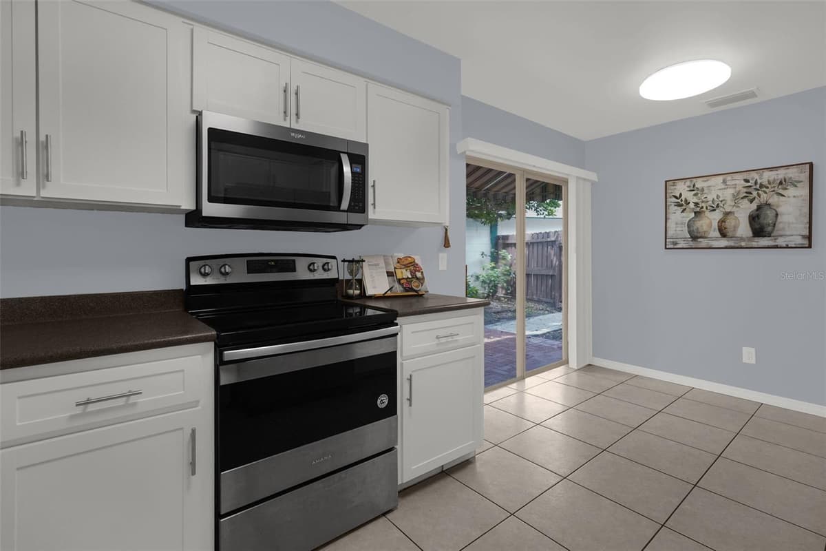 2807 SUNBRANCH DRIVE — photo 8 of 31
