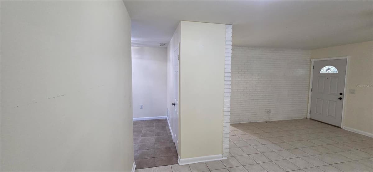 6717 MORNAY CIRCLE — photo 6 of 40