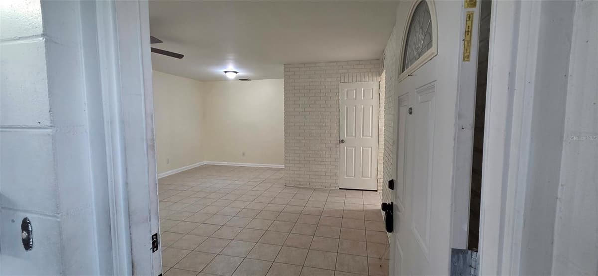 6717 MORNAY CIRCLE — photo 3 of 40