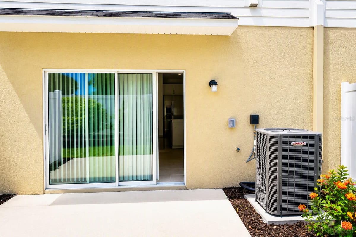 9052 DRIVEN SNOW STREET — photo 17 of 32