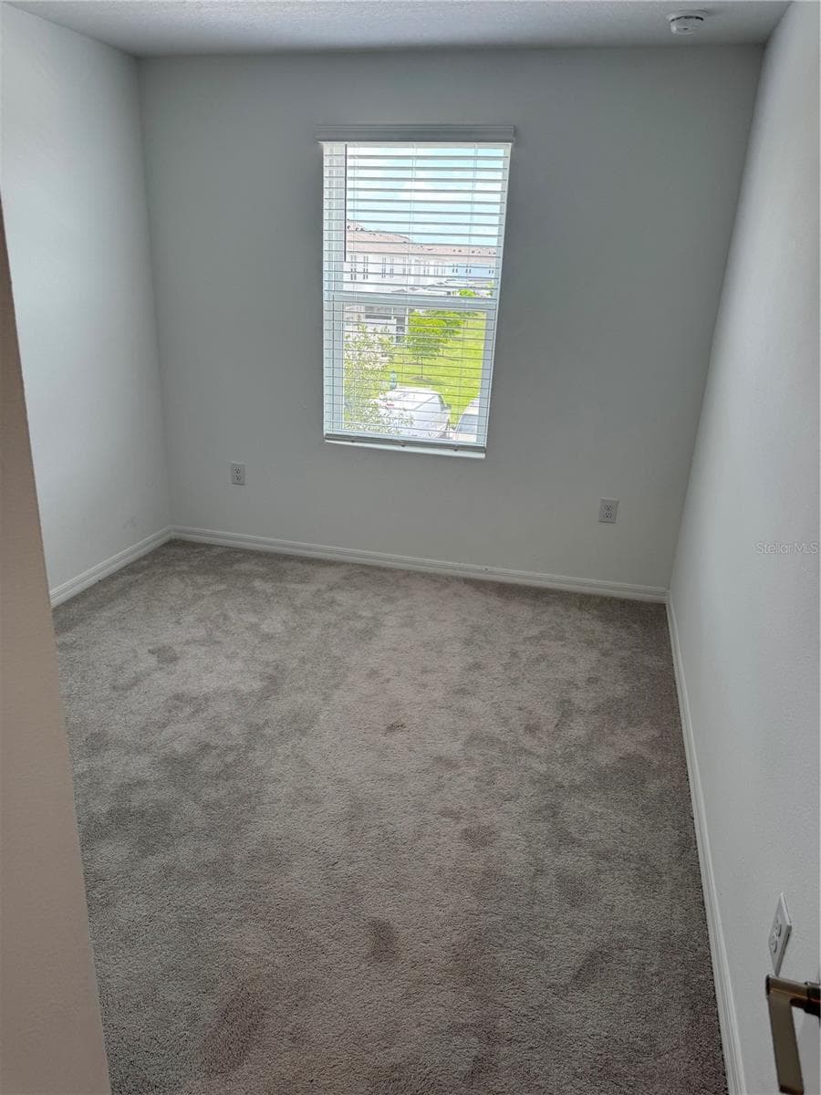 9052 DRIVEN SNOW STREET — photo 9 of 32