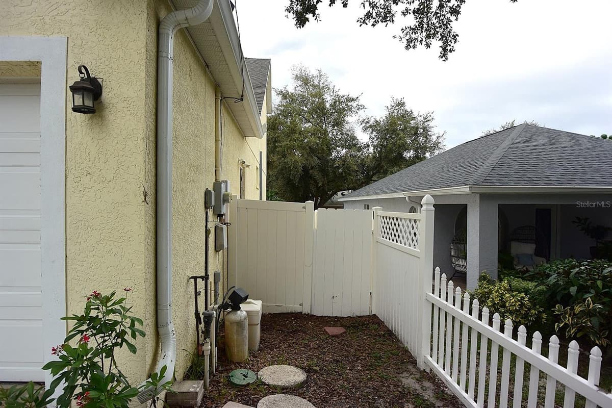 183 HIGHLAND ROAD — photo 42 of 43