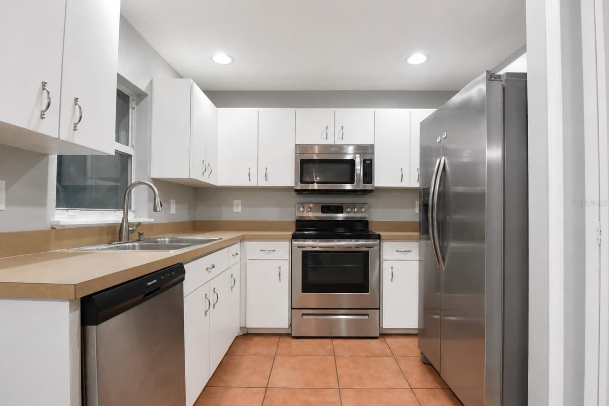 183 HIGHLAND ROAD — photo 9 of 43