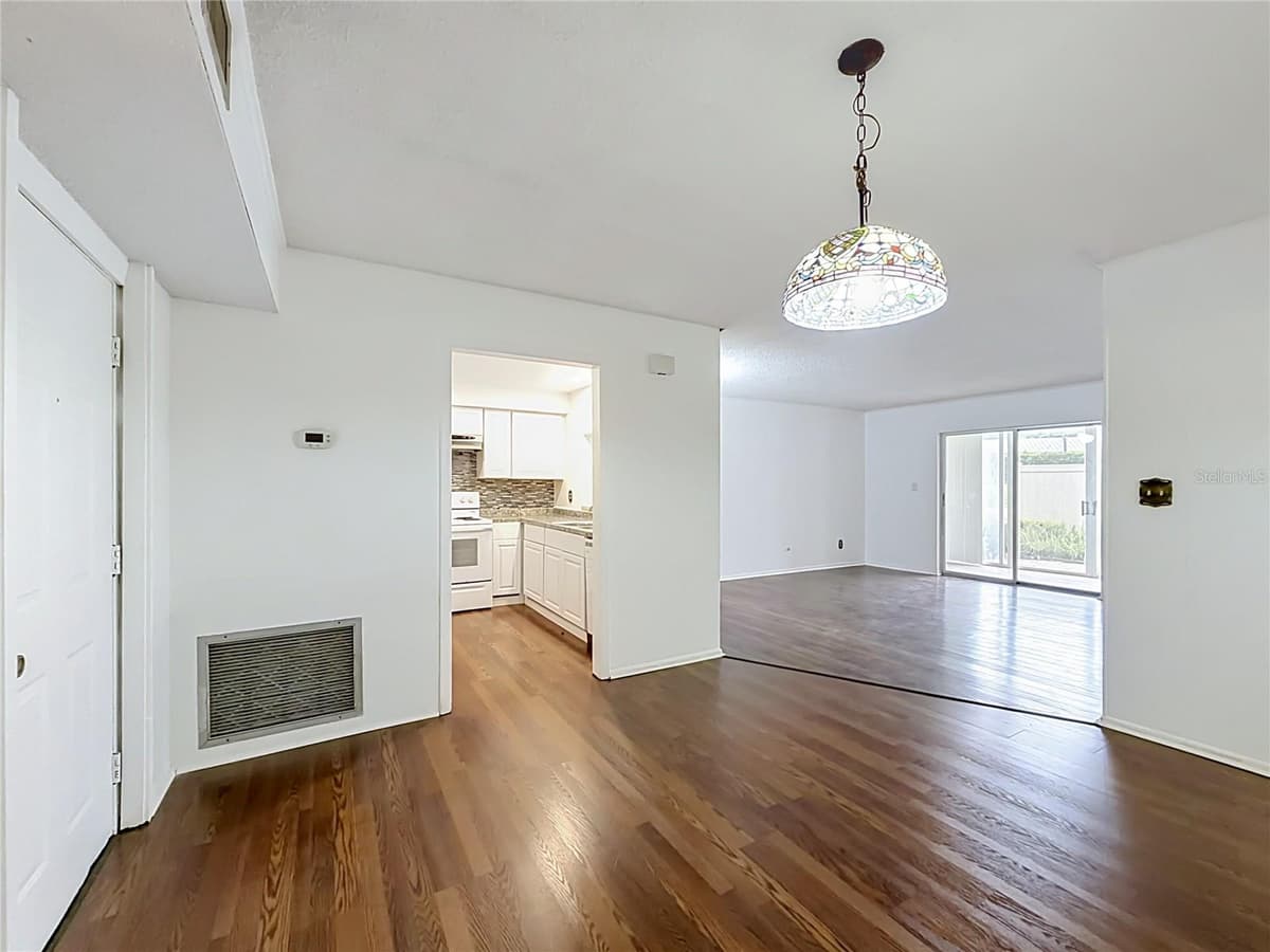 2837 3RD STREET — photo 3 of 44