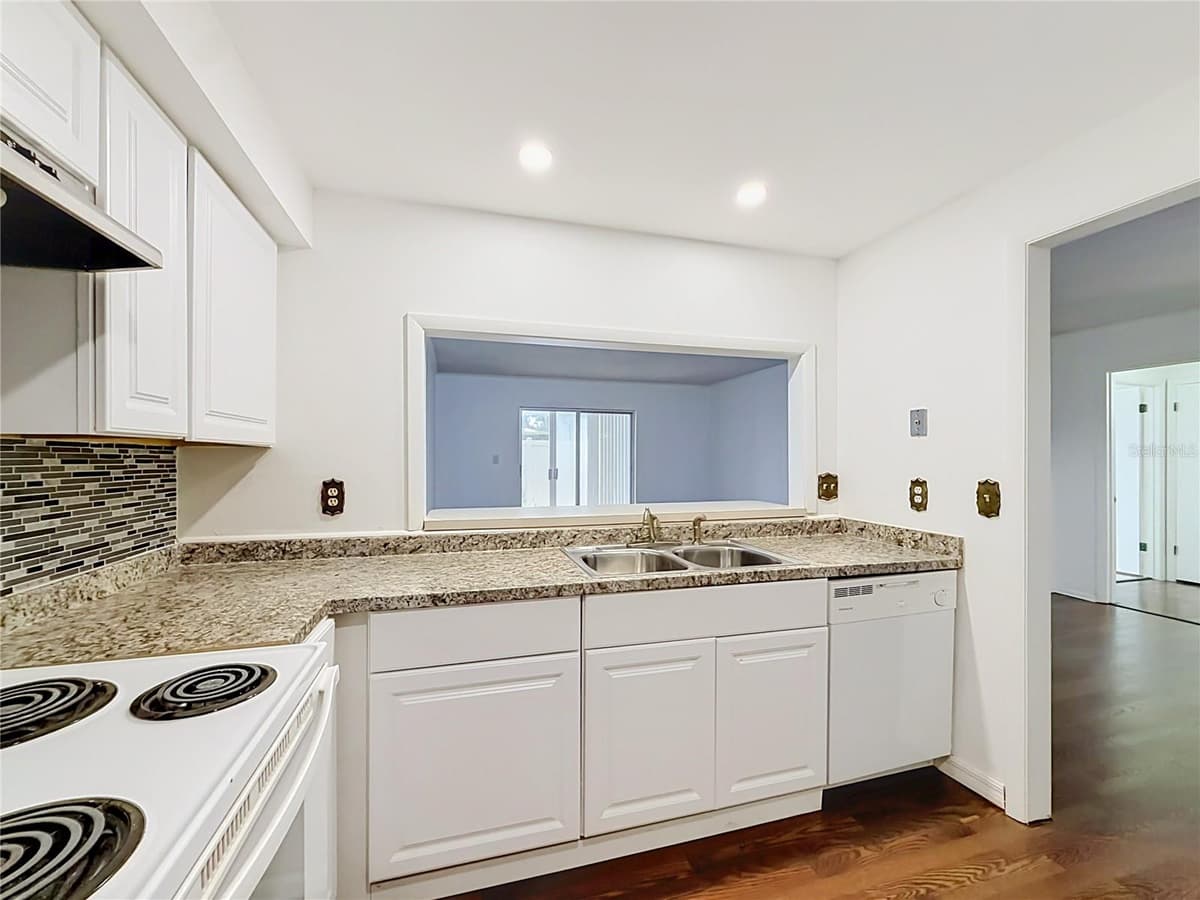 2837 3RD STREET — photo 12 of 44