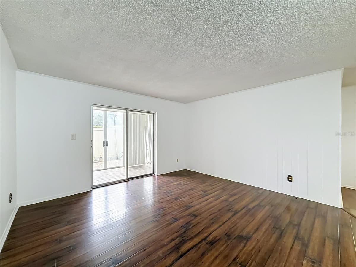 2837 3RD STREET — photo 10 of 44