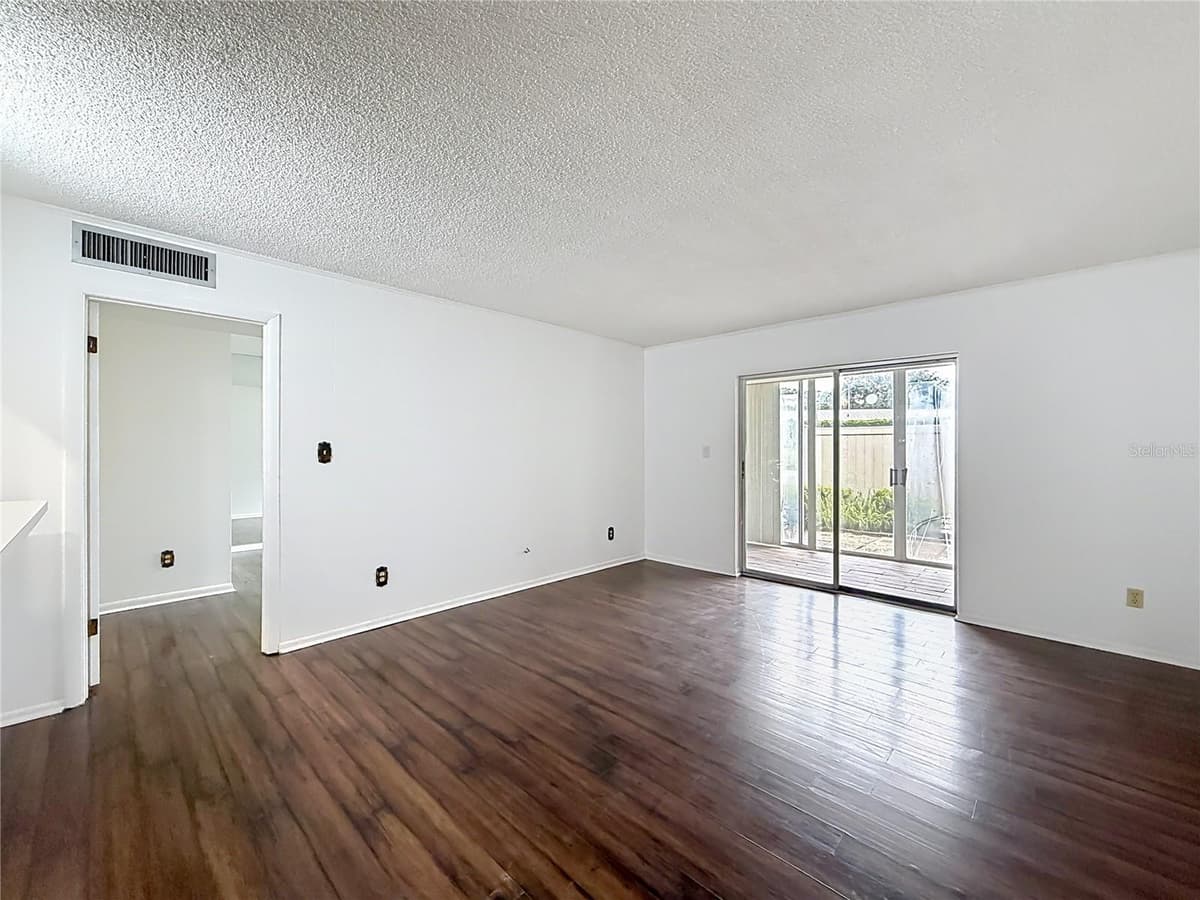 2837 3RD STREET — photo 13 of 44