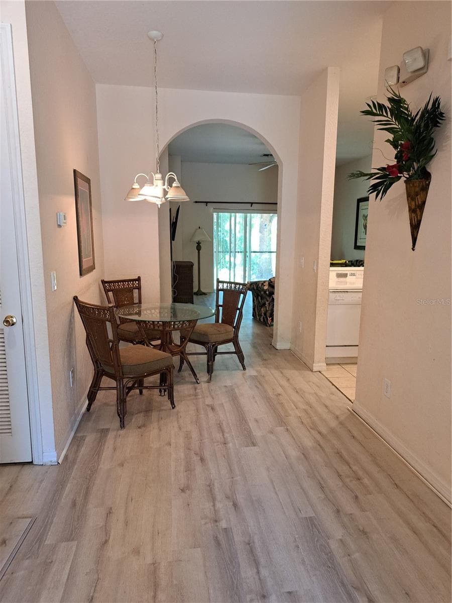 603 NEW PROVIDENCE — photo 11 of 23