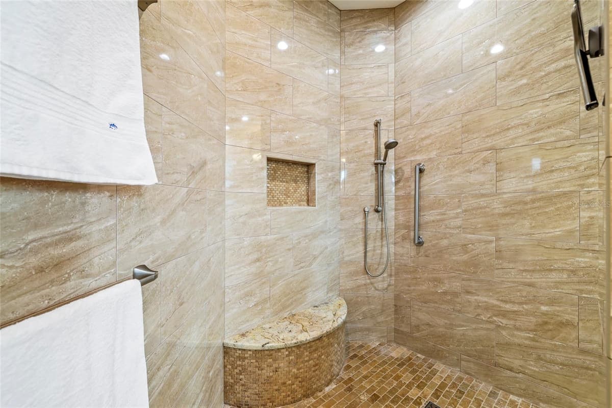 1355 GREBE DRIVE — photo 46 of 74