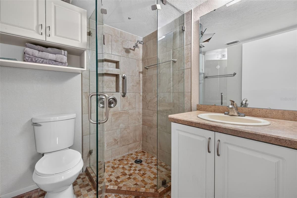25100 SANDHILL BOULEVARD — photo 17 of 29
