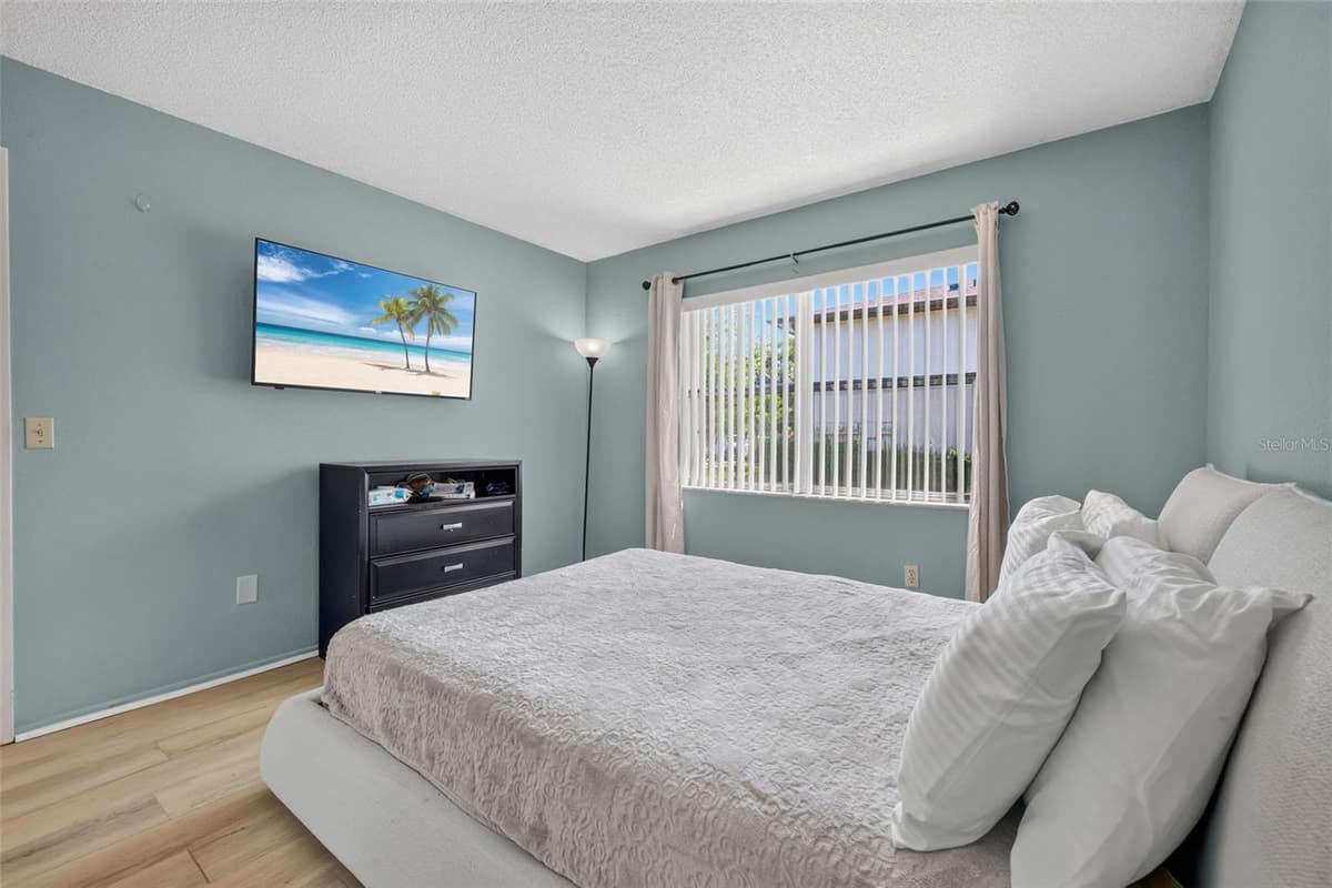 25100 SANDHILL BOULEVARD — photo 12 of 29