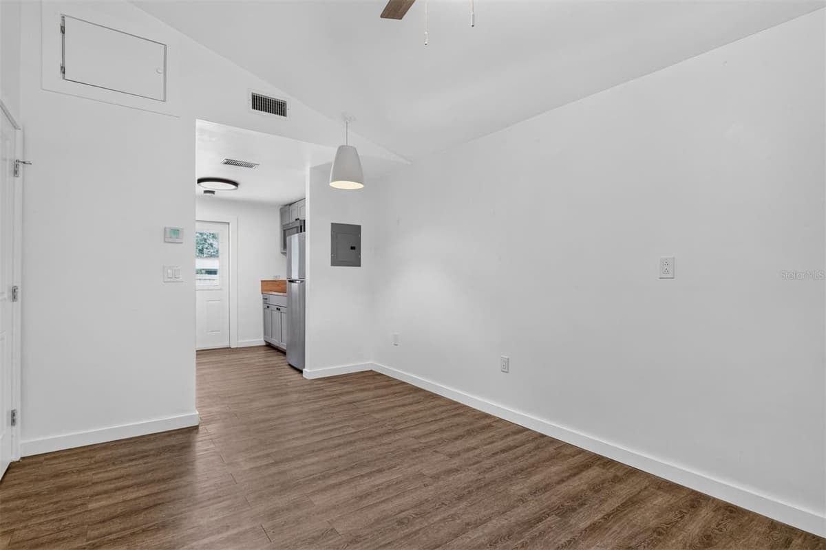 2707 4TH AVENUE — photo 10 of 42