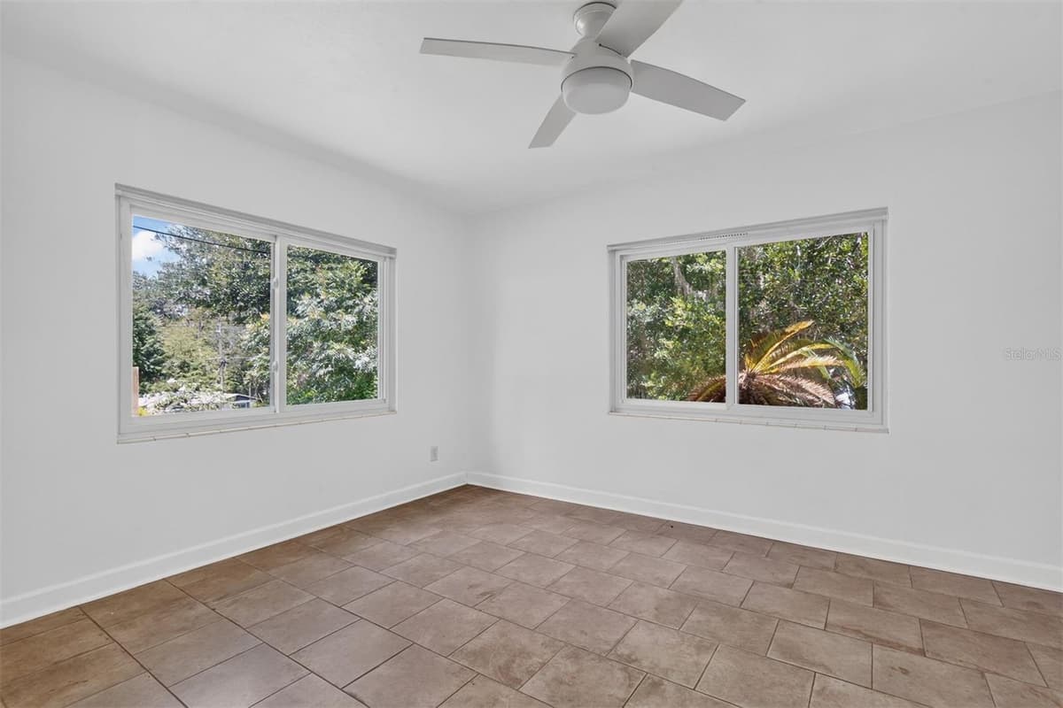 2707 4TH AVENUE — photo 33 of 42