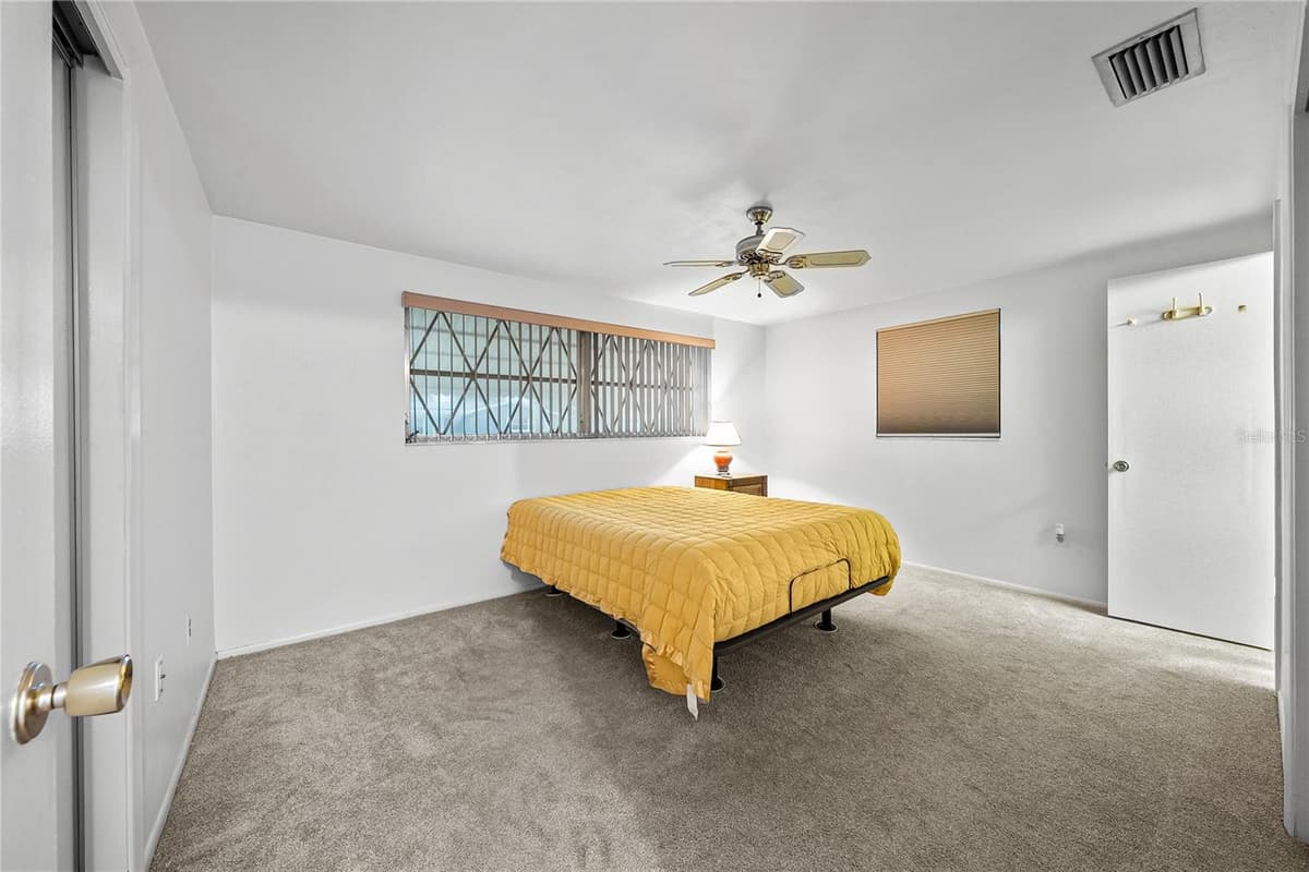 3410 COLUMBUS DRIVE — photo 19 of 32