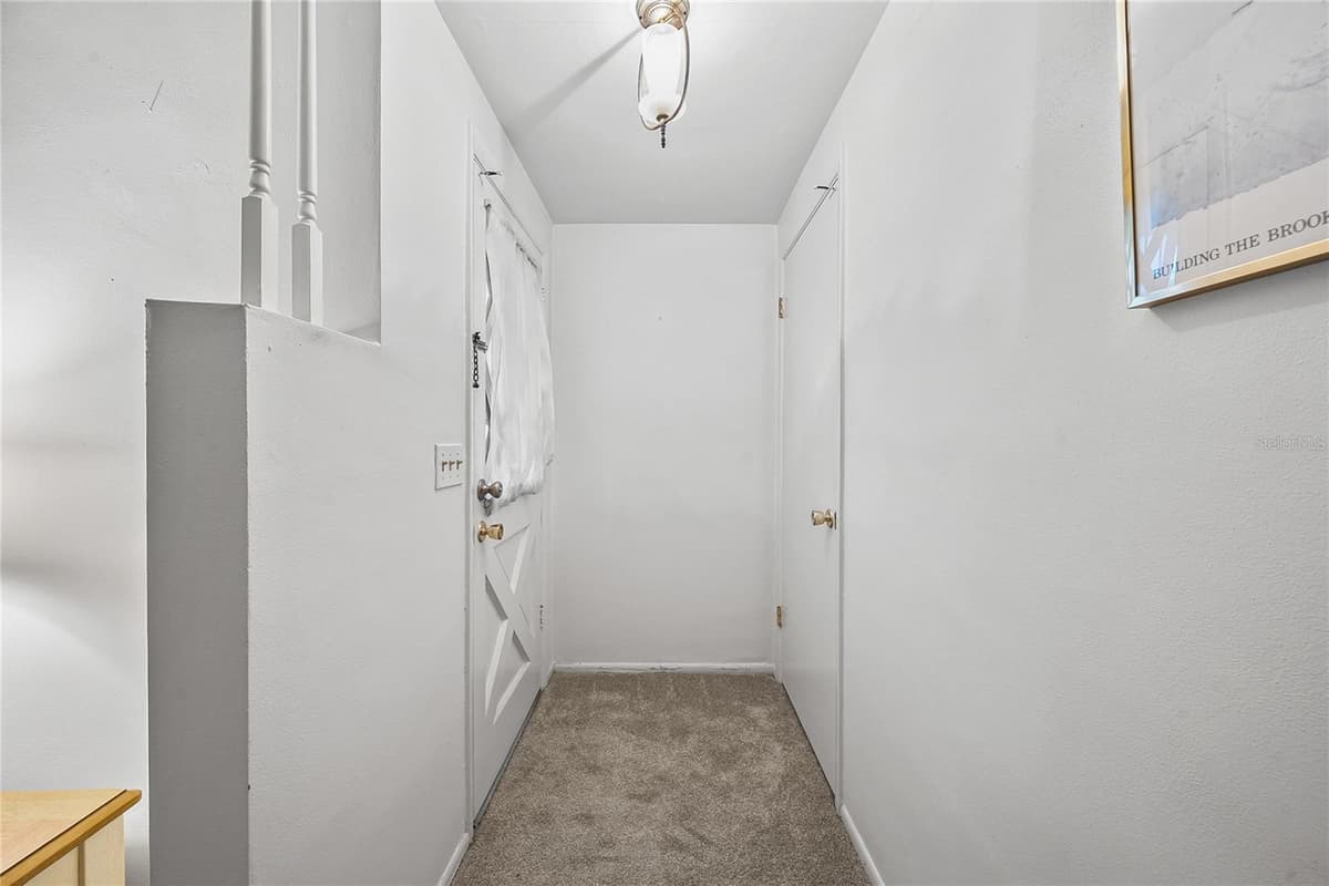 3410 COLUMBUS DRIVE — photo 5 of 32