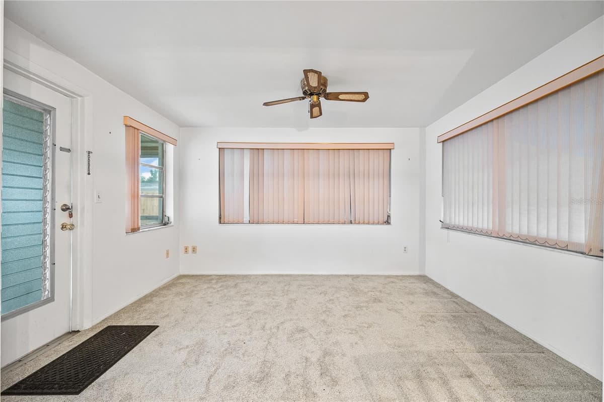 3410 COLUMBUS DRIVE — photo 17 of 32