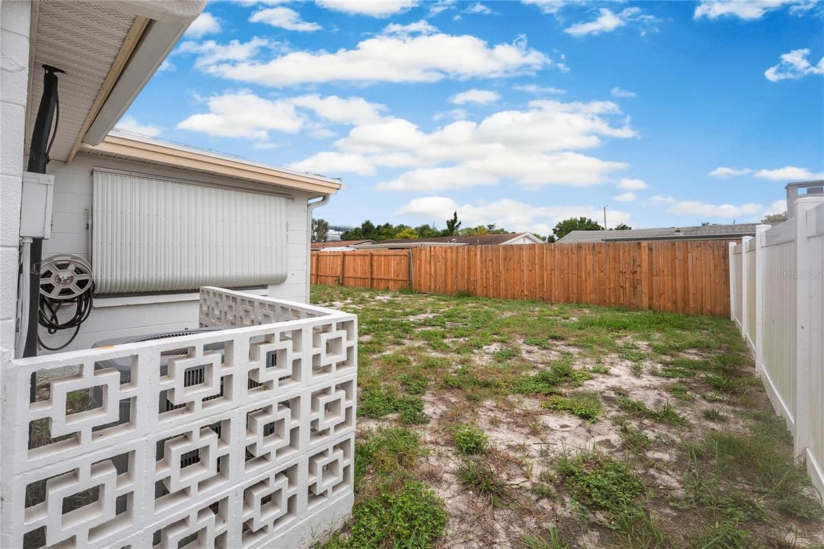 3410 COLUMBUS DRIVE — photo 32 of 32