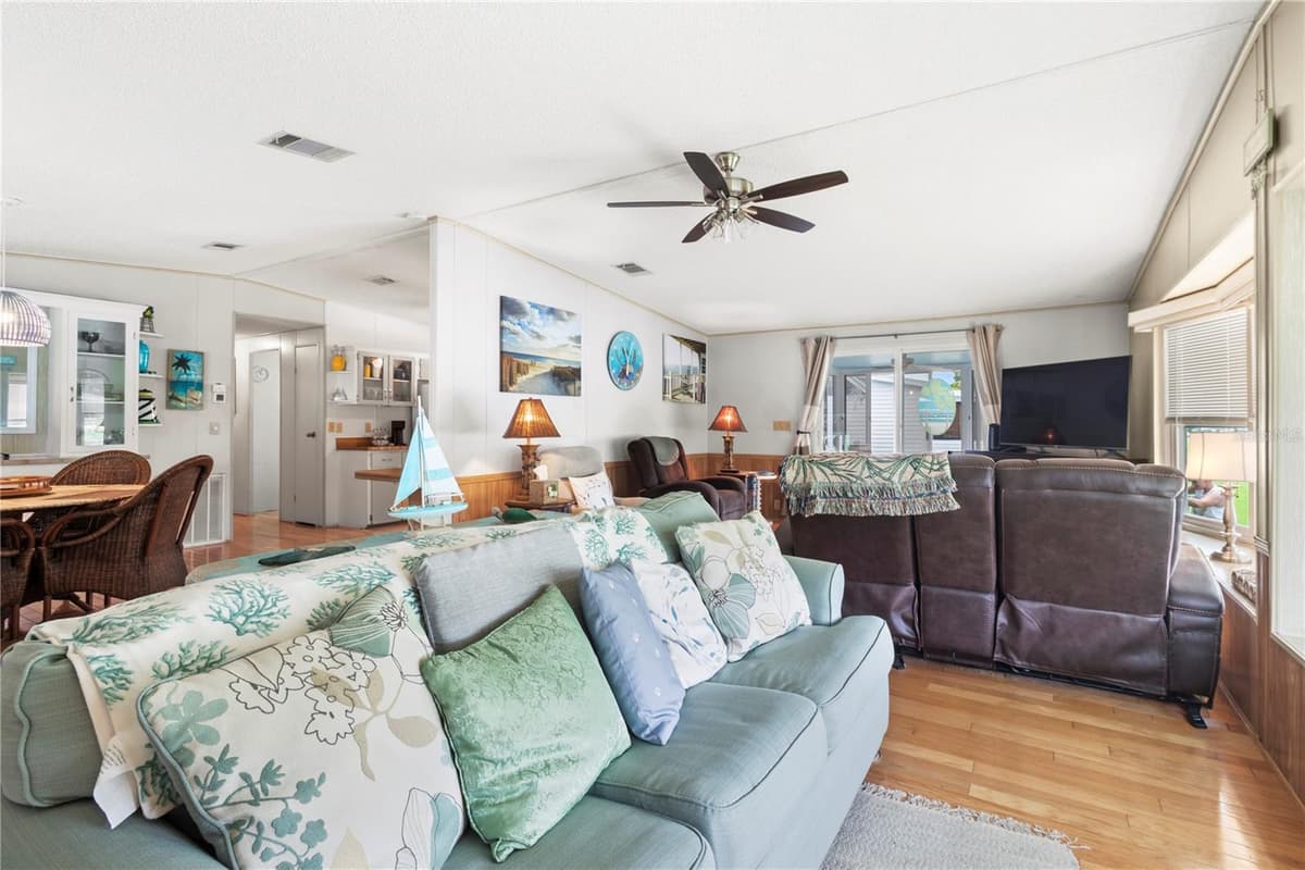 78 EAGLE CIRCLE — photo 16 of 59
