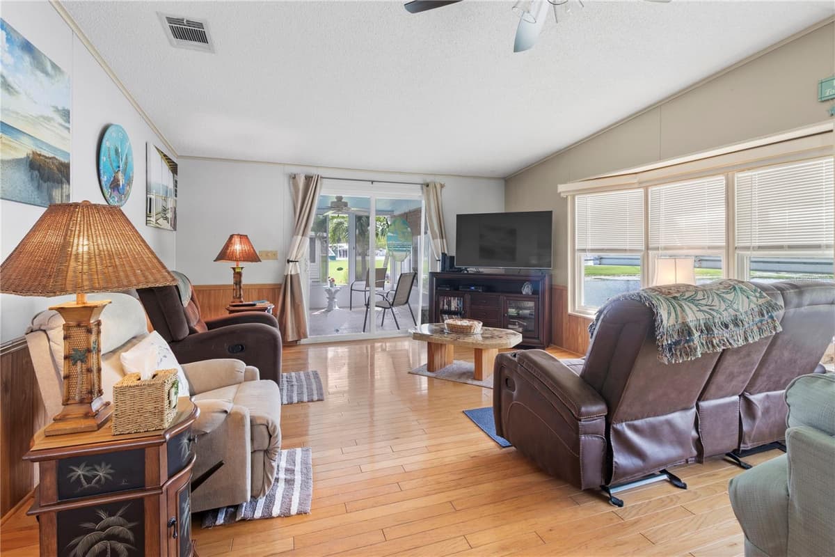 78 EAGLE CIRCLE — photo 12 of 59