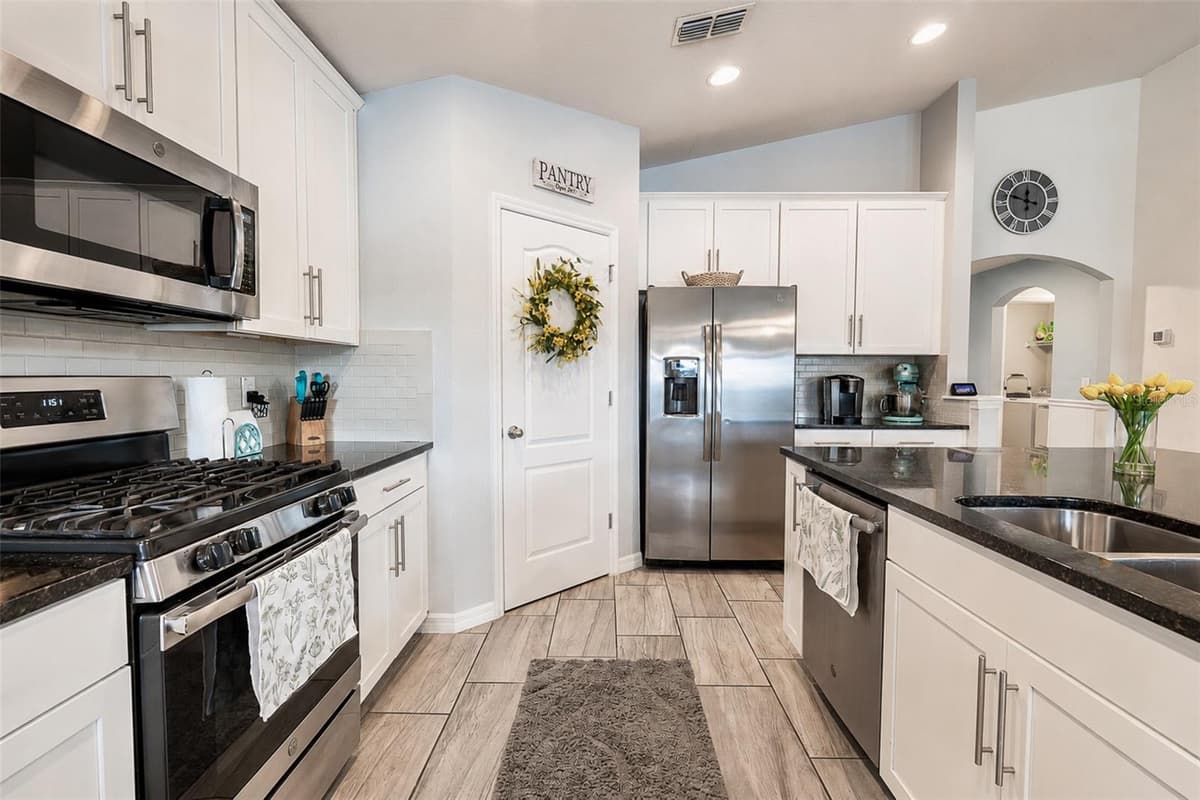 1510 CHELSEA MANOR CIRCLE — photo 7 of 45