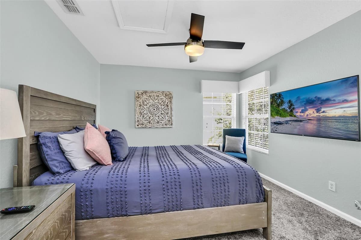 2630 DINVILLE STREET — photo 34 of 55