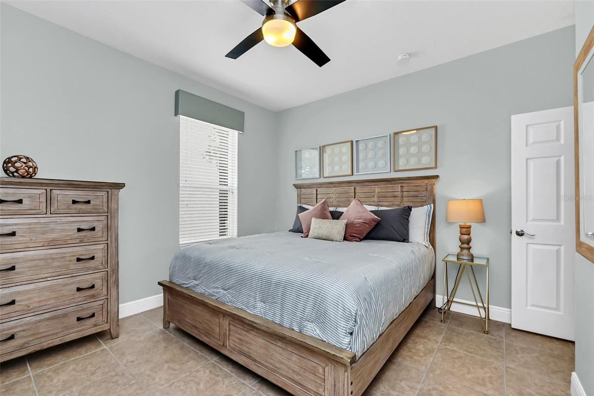 2630 DINVILLE STREET — photo 30 of 55