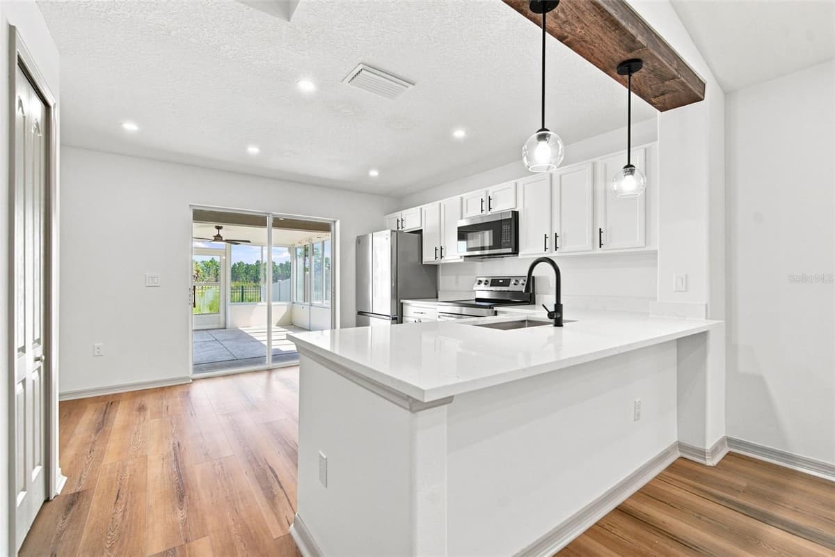 7254 LUMBER PORT DRIVE — photo 7 of 46