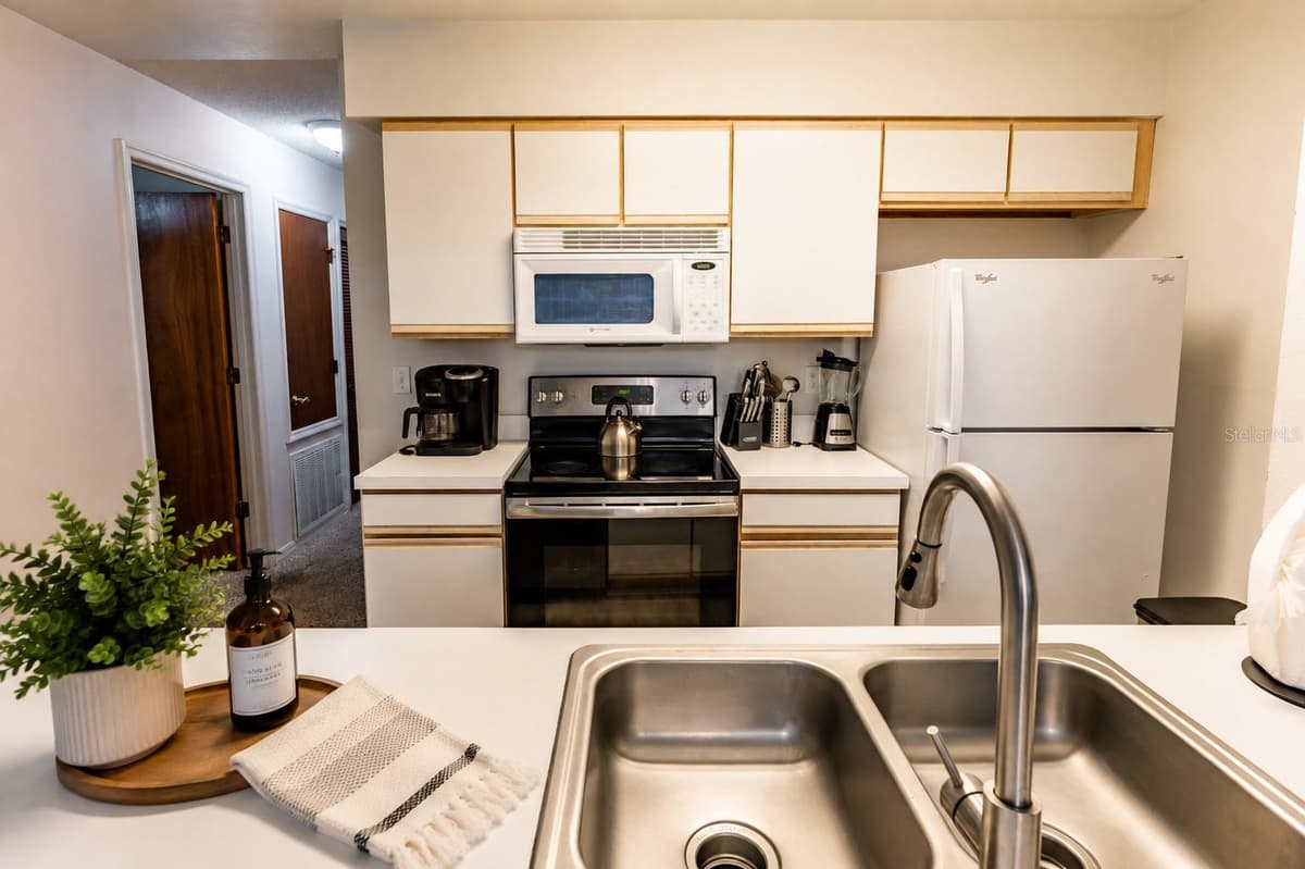 2440 SWEETWATER CLUB CIRCLE — photo 8 of 21