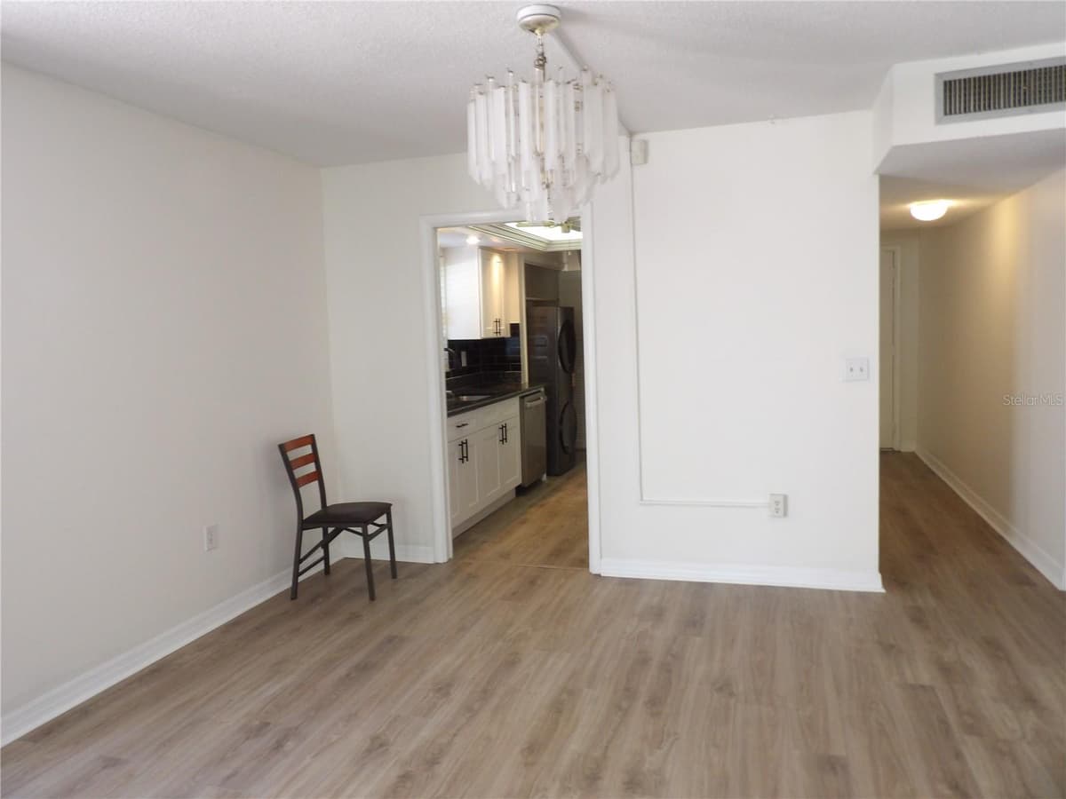 2623 SEVILLE BOULEVARD — photo 7 of 31