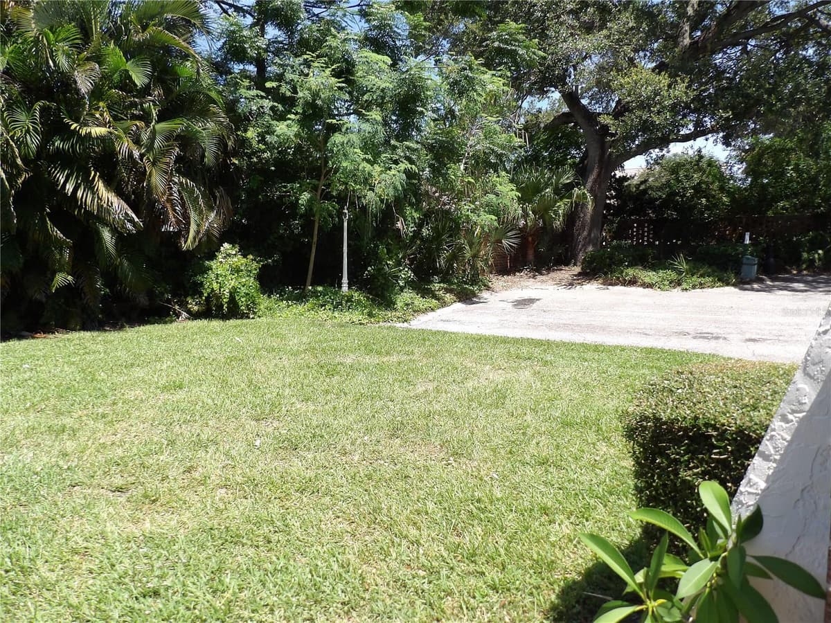 2623 SEVILLE BOULEVARD — photo 18 of 31