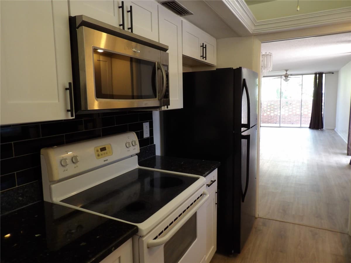 2623 SEVILLE BOULEVARD — photo 3 of 31