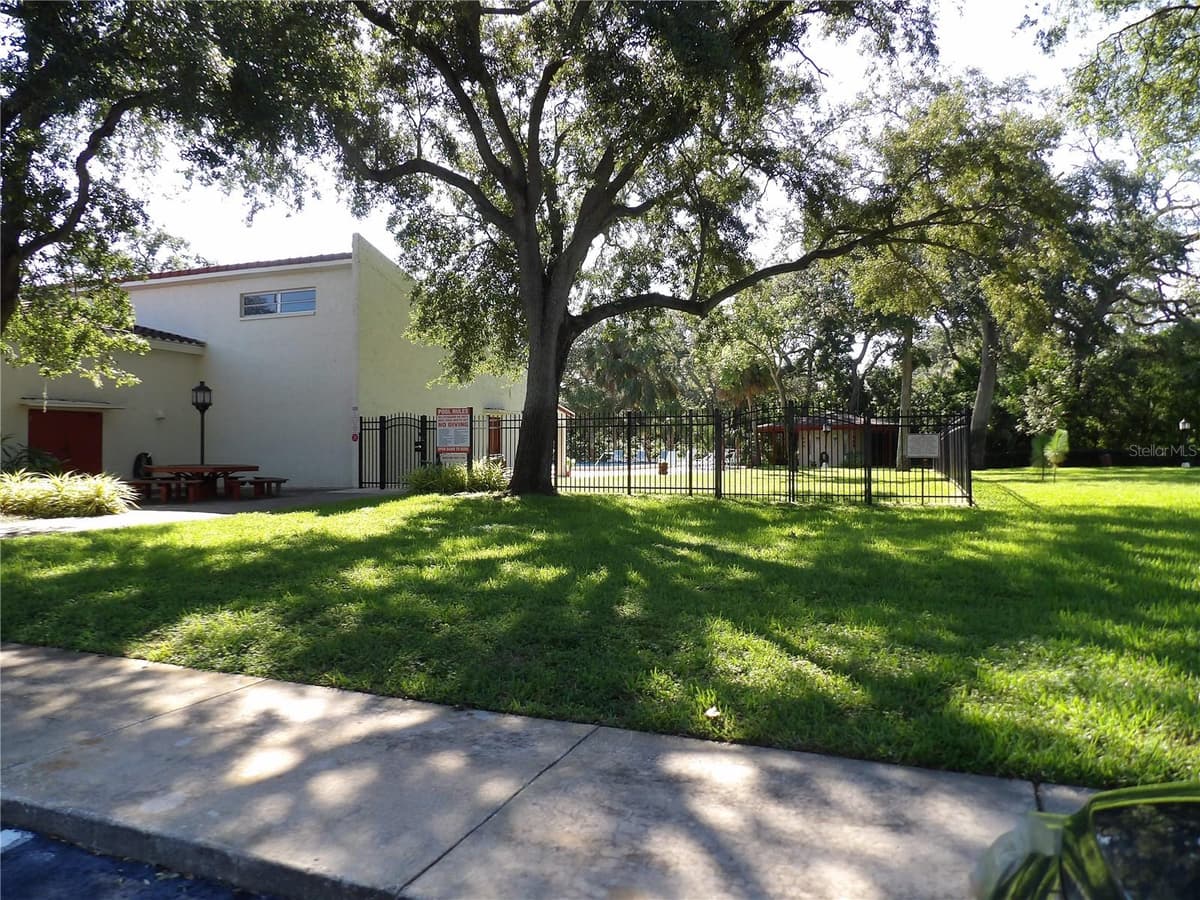2623 SEVILLE BOULEVARD — photo 31 of 31